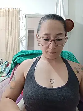 emilypoppy3 online show from 06-10-26, 07:02