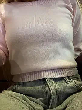 Snapshot of NewLale chatting on 01-09-26, 04:15 NewLale online show from 01-09-26, 04:15