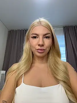 Snapshot of NewLale chatting on 02-26-26, 03:27 NewLale online show from 02-26-26, 03:27