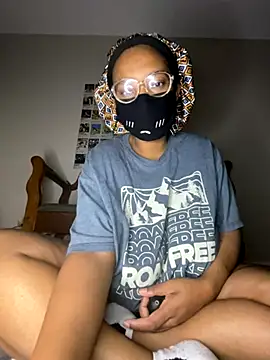 Snapshot of SamiTsunami chatting on 10-23-25, 10:36 SamiTsunami online show from 10-23-25, 10:36