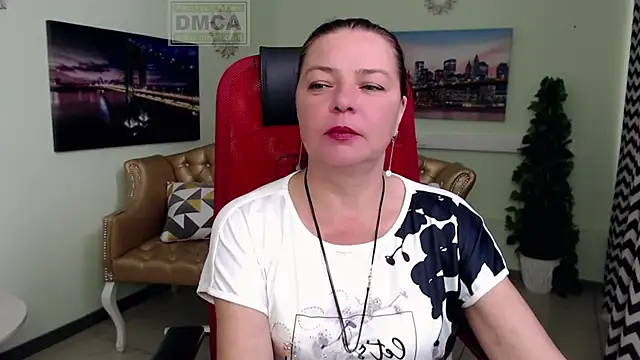 Snapshot of Lily_flower7 chatting on 06-18-26, 06:35 Lily flower7 online show from 06-18-26, 06:35