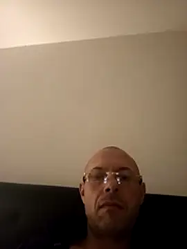 Guitccch online show from 04-08-26, 02:33