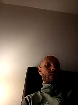 Guitccch online show from 04-27-26, 06:50