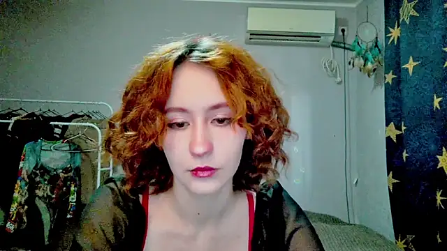 Snapshot of JoannaTompson chatting on 04-26-26, 01:47 JoannaTompson online show from 04-26-26, 01:47