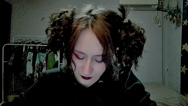 Snapshot of JoannaTompson chatting on 06-19-26, 12:04 JoannaTompson online show from 06-19-26, 12:04