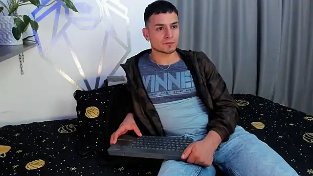 Aron-santoro online show from 12-15-24, 03:24