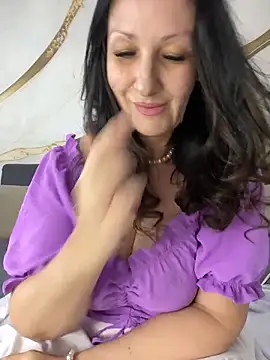 Katie-n online show from 05-19-26, 06:42