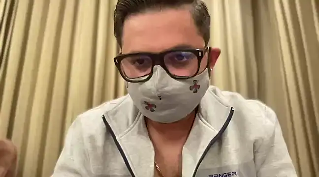 Snapshot of slavekinky001 chatting on 12-20-24, 06:02 slavekinky001 online show from 12-20-24, 06:02