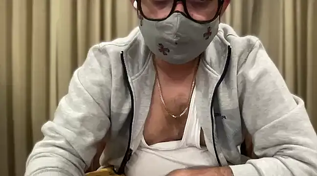 Snapshot of slavekinky001 chatting on 12-20-24, 09:06 slavekinky001 online show from 12-20-24, 09:06