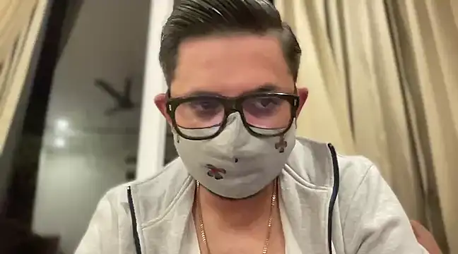 Snapshot of slavekinky001 chatting on 12-21-24, 06:34 slavekinky001 online show from 12-21-24, 06:34