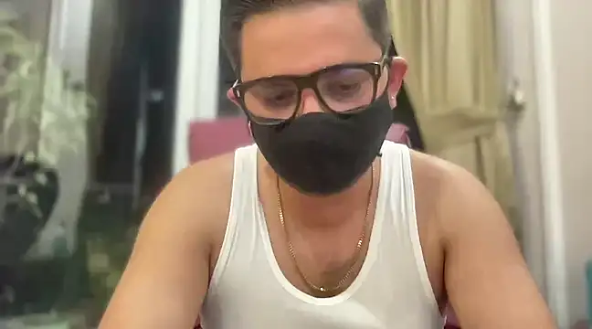 Snapshot of slavekinky001 chatting on 02-20-25, 08:03 slavekinky001 online show from 02-20-25, 08:03