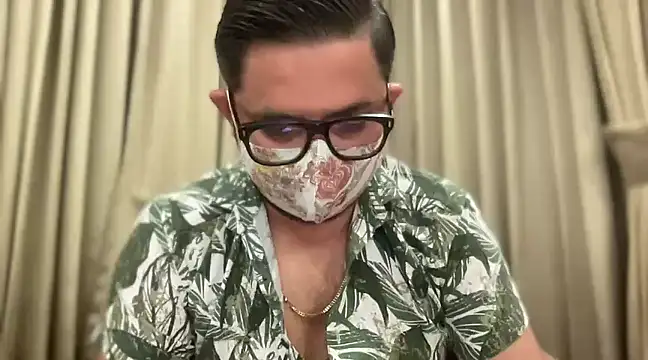 Snapshot of slavekinky001 chatting on 03-18-25, 07:53 slavekinky001 online show from 03-18-25, 07:53