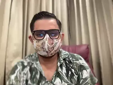 Snapshot of slavekinky001 chatting on 09-16-25, 07:15 slavekinky001 online show from 09-16-25, 07:15