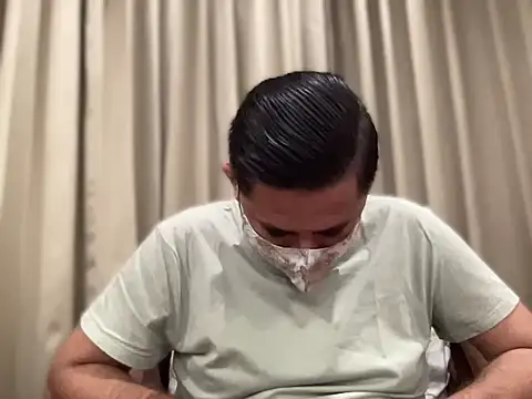 Snapshot of slavekinky001 chatting on 10-31-25, 08:32 slavekinky001 online show from 10-31-25, 08:32