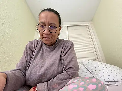 sweeviolet online show from 02-23-25, 11:55