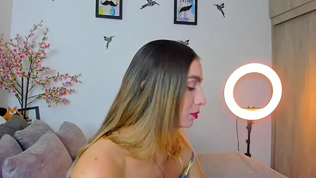 Snapshot of im_sarah34 chatting on 03-11-25, 04:32 im sarah34 online show from 03-11-25, 04:32