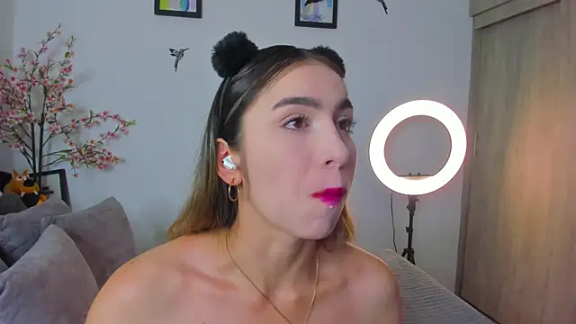 Snapshot of im_sarah34 chatting on 03-13-25, 07:42 im sarah34 online show from 03-13-25, 07:42