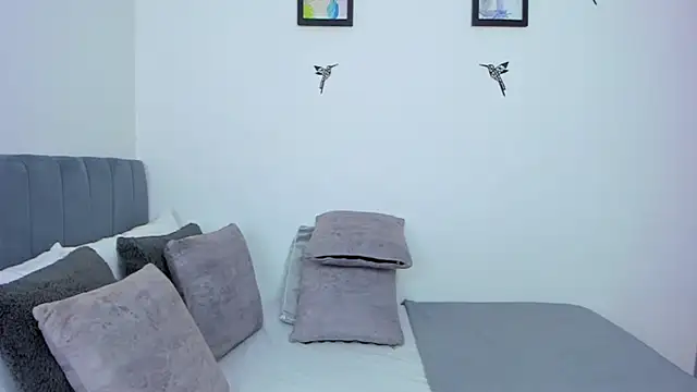 Snapshot of im_sarah34 chatting on 11-14-25, 03:44 im sarah34 online show from 11-14-25, 03:44