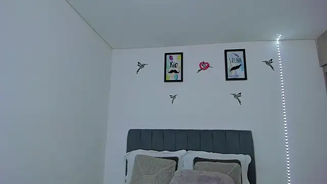 Snapshot of im_sarah34 chatting on 02-08-26, 05:00 im sarah34 online show from 02-08-26, 05:00