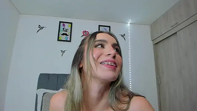 Snapshot of im_sarah34 chatting on 02-15-26, 08:02 im sarah34 online show from 02-15-26, 08:02