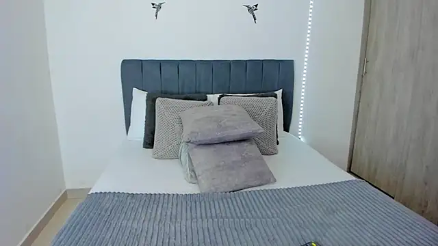 Snapshot of im_sarah34 chatting on 02-22-26, 04:02 im sarah34 online show from 02-22-26, 04:02