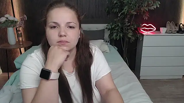 Snapshot of Crazyy_girl_ chatting on 07-10-26, 04:39 Crazyy girl online show from 07-10-26, 04:39