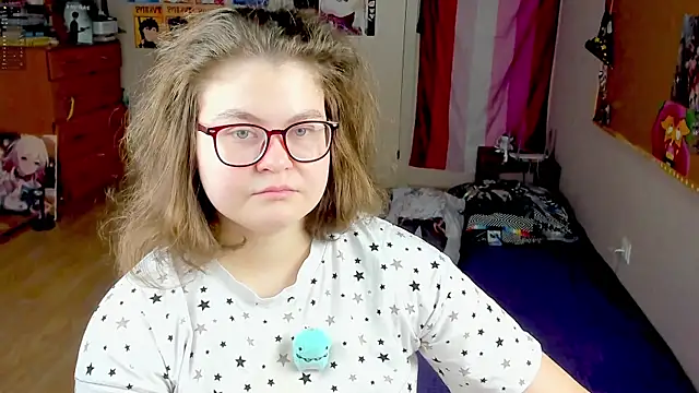 Snapshot of Sashy_Way chatting on 12-16-25, 10:20 Sashy Way online show from 12-16-25, 10:20