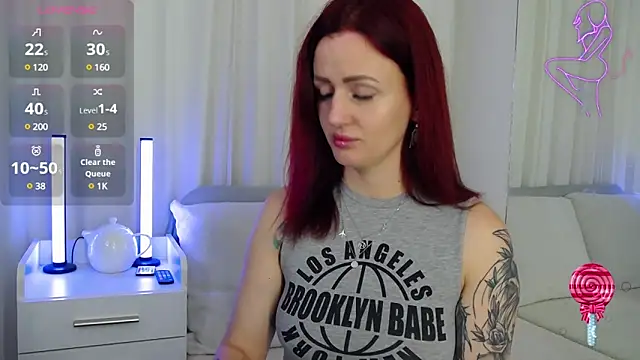 ElisaJane online show from 02-12-25, 09:54