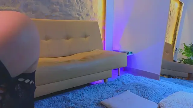 Isa  Blanc online show from 10-20-25, 02:34