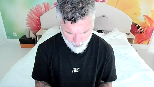 Snapshot of BlowMyXXL chatting on 11-16-25, 11:38 BlowMyXXL online show from 11-16-25, 11:38