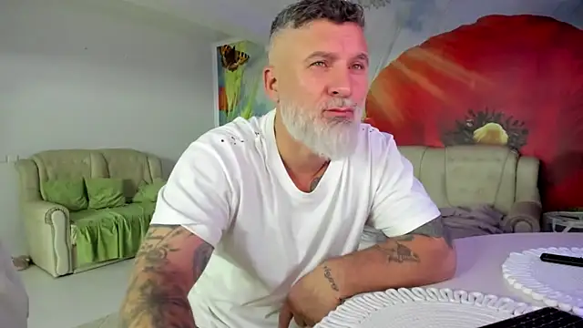 Snapshot of BlowMyXXL chatting on 01-13-26, 10:15 BlowMyXXL online show from 01-13-26, 10:15