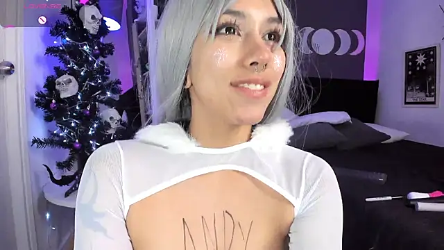 Snapshot of Raven_Witch_ chatting on 12-22-24, 03:33 Raven Witch online show from 12-22-24, 03:33