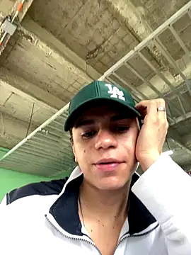 Snapshot of marckalexis chatting on 09-18-25, 01:02 marckalexis online show from 09-18-25, 01:02