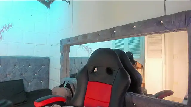 sarajhonson dl online show from 02-11-26, 05:07