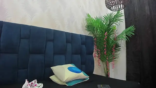 Ammy Connor1 online show from 11-28-25, 10:01