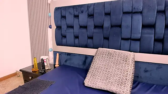 Snapshot of sofia_mature chatting on 12-05-24, 03:39 sofia mature online show from 12-05-24, 03:39