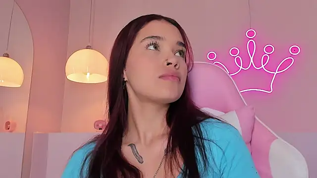 Snapshot of violeth_hill chatting on 02-15-25, 08:33 violeth hill online show from 02-15-25, 08:33