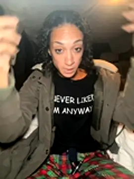 Snapshot of starrynikki chatting on 10-28-25, 01:03 starrynikki online show from 10-28-25, 01:03