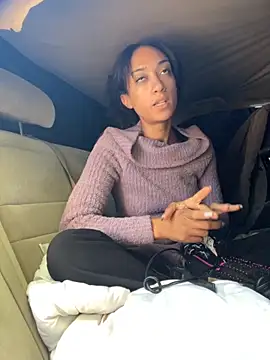 Snapshot of starrynikki chatting on 11-13-25, 03:55 starrynikki online show from 11-13-25, 03:55