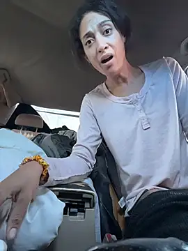 Snapshot of starrynikki chatting on 11-25-25, 03:45 starrynikki online show from 11-25-25, 03:45