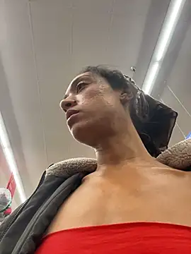 Snapshot of starrynikki chatting on 11-26-25, 06:03 starrynikki online show from 11-26-25, 06:03