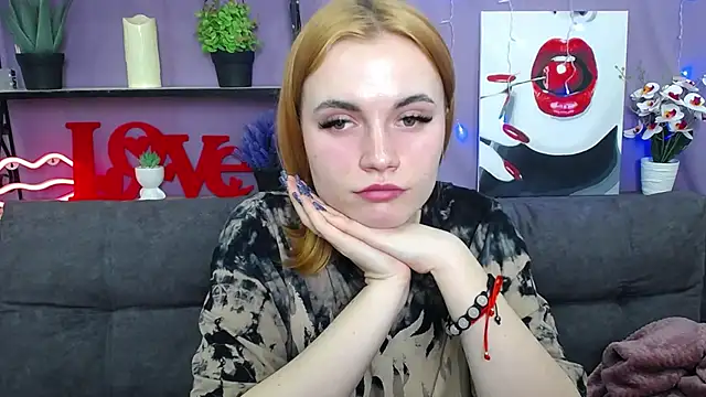 Snapshot of MargaritaKiss chatting on 03-15-25, 05:52 MargaritaKiss online show from 03-15-25, 05:52