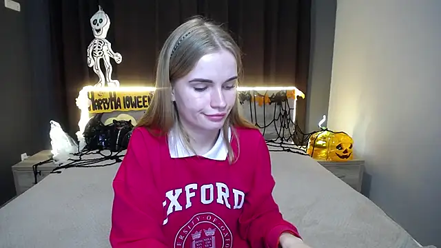 Snapshot of MargaritaKiss chatting on 10-28-25, 08:33 MargaritaKiss online show from 10-28-25, 08:33