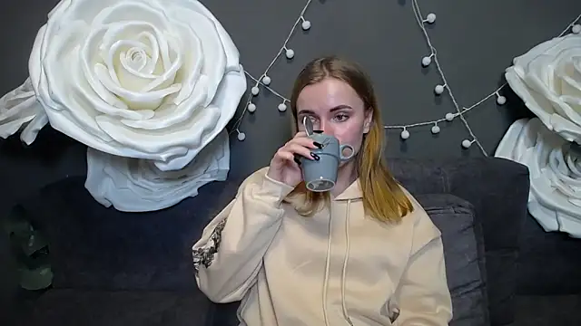 Snapshot of MargaritaKiss chatting on 11-28-25, 08:33 MargaritaKiss online show from 11-28-25, 08:33