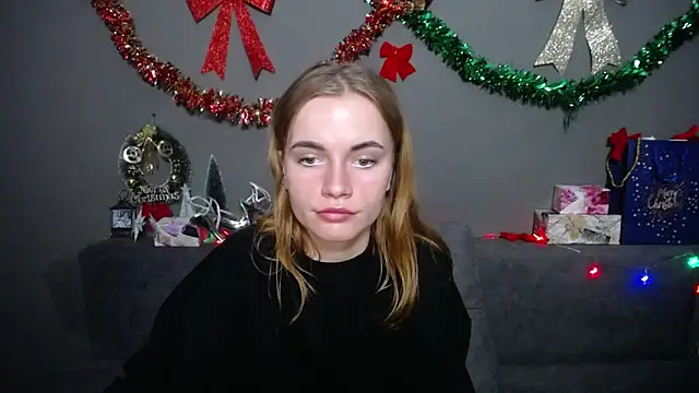 Snapshot of MargaritaKiss chatting on 12-15-25, 07:29 MargaritaKiss online show from 12-15-25, 07:29