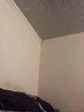 Snapshot of MixedItem chatting on 10-26-25, 03:18 MixedItem online show from 10-26-25, 03:18