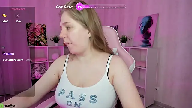 Snapshot of Megan_Violer chatting on 05-06-26, 05:07 Megan Violer online show from 05-06-26, 05:07