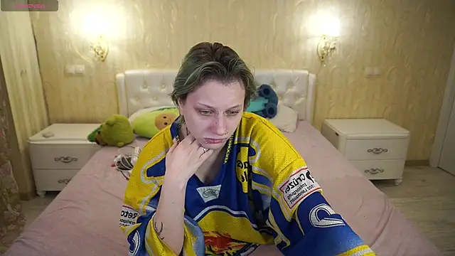 Snapshot of LunaaMayy chatting on 02-17-26, 12:18 LunaaMayy online show from 02-17-26, 12:18