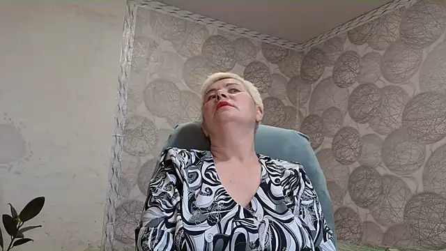 NicoleOlla online show from 10-28-25, 02:48