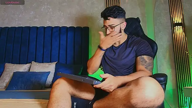Snapshot of Liam_Kleiin chatting on 07-07-26, 11:14 Liam Kleiin online show from 07-07-26, 11:14